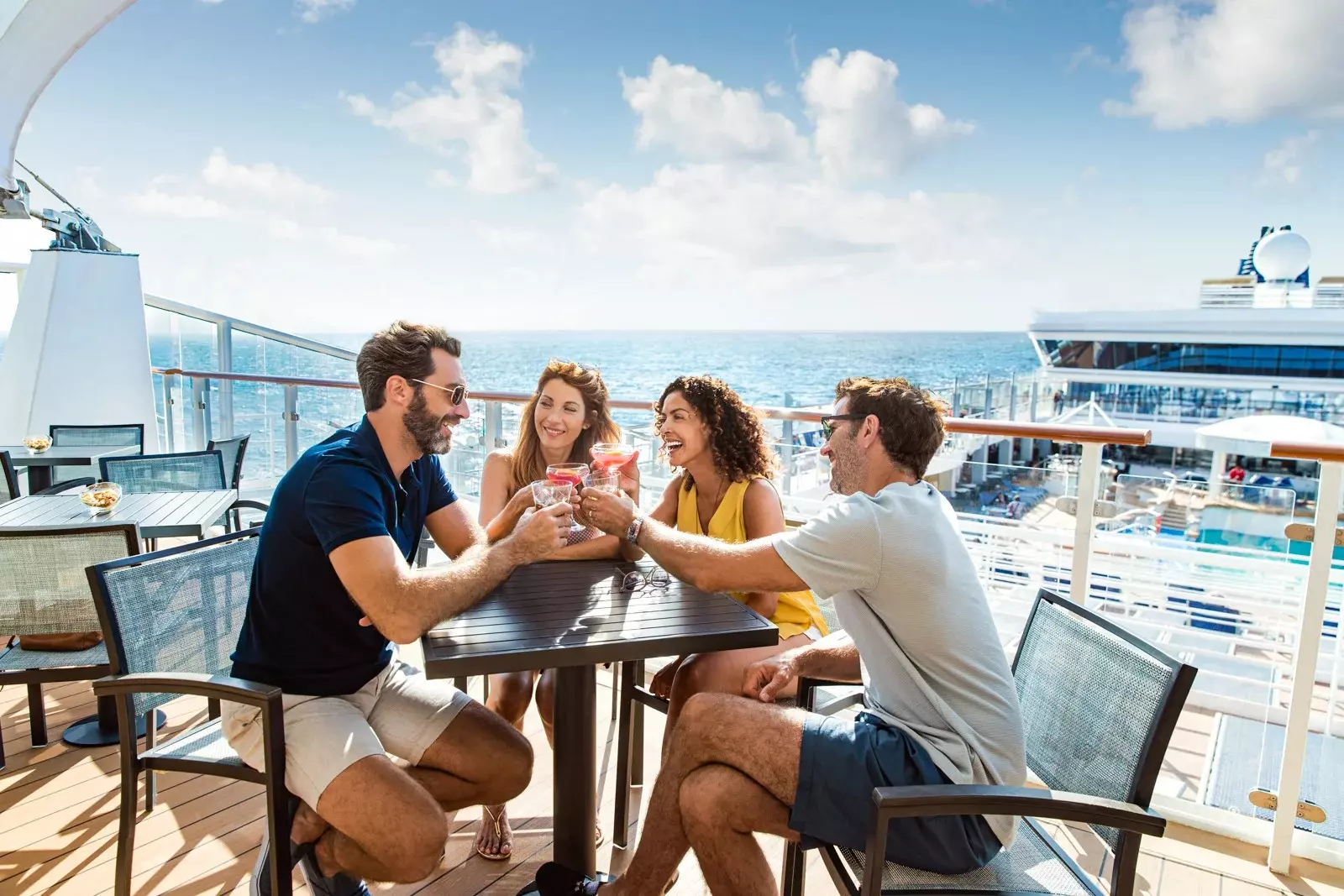 The Ultimate Men's Cruise Wear Guide for Style and Comfort