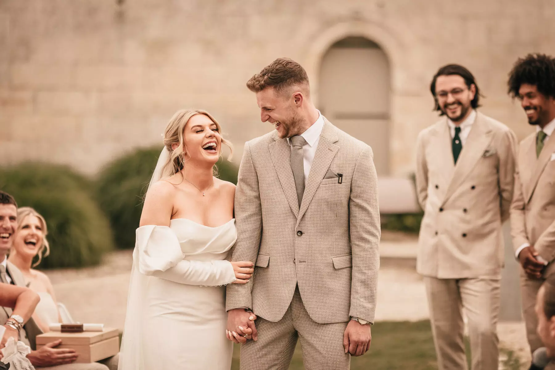 Effortless Elegance: Discover Pretty Lavish Bridal for the Modern Wedding Party
