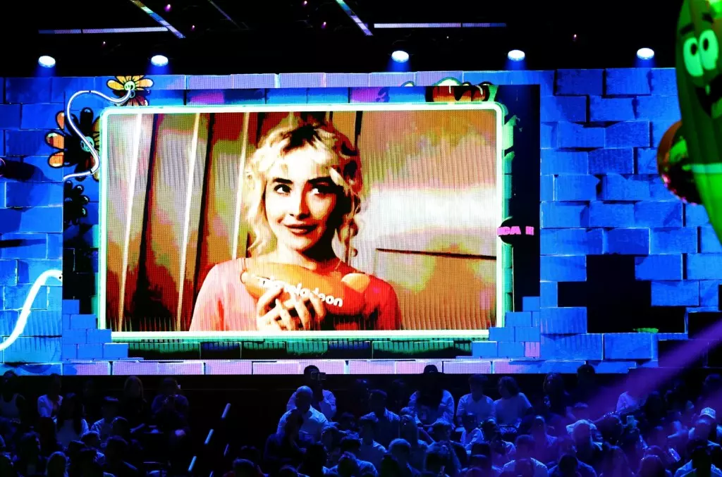 Sabrina Carpenter Shines at the 2025 Kids' Choice Awards