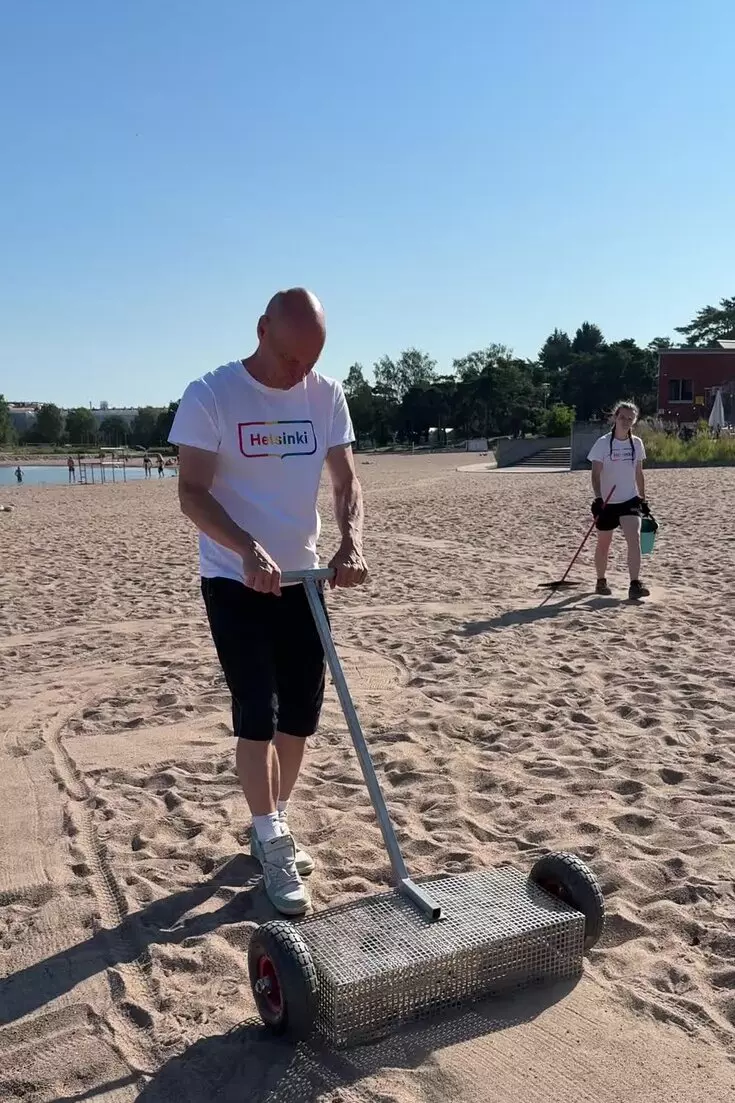Helsinki Battles Goose Droppings on Beaches with Innovative Cleaning Solution