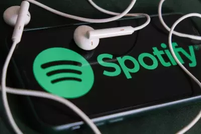 The Unseen Hand: Decoding AI's Influence on Music Streaming