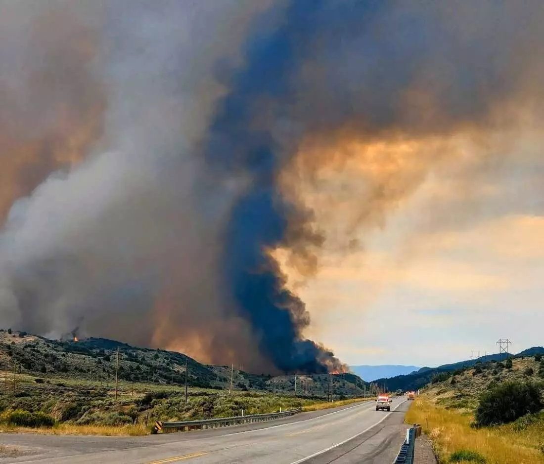 Colorado Wildfires Rage, Exceeding 120,000 Acres as Firefighters Battle Adverse Conditions