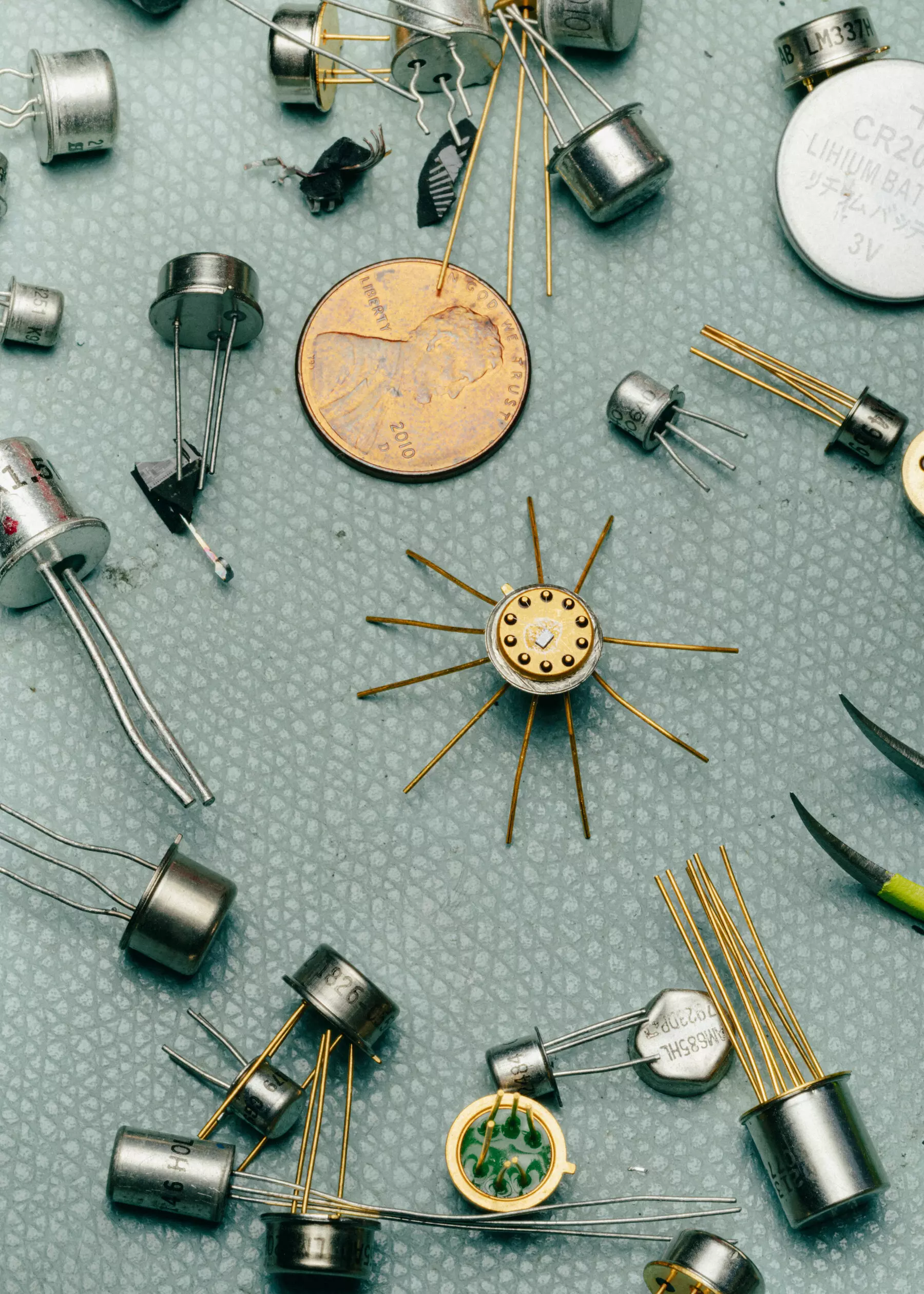 Unearthing Hidden Artistry Within Microchips: The World of Silicon Doodles