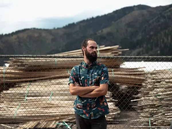 The Economic Fallout in Bonner, Montana: A Community Grapples with Industrial Decline
