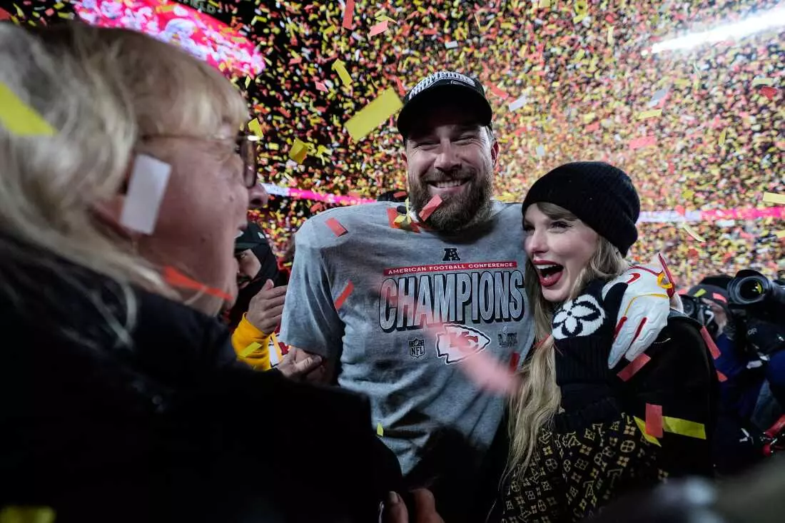 Pop Star Taylor Swift and NFL Tight End Travis Kelce Announce Engagement
