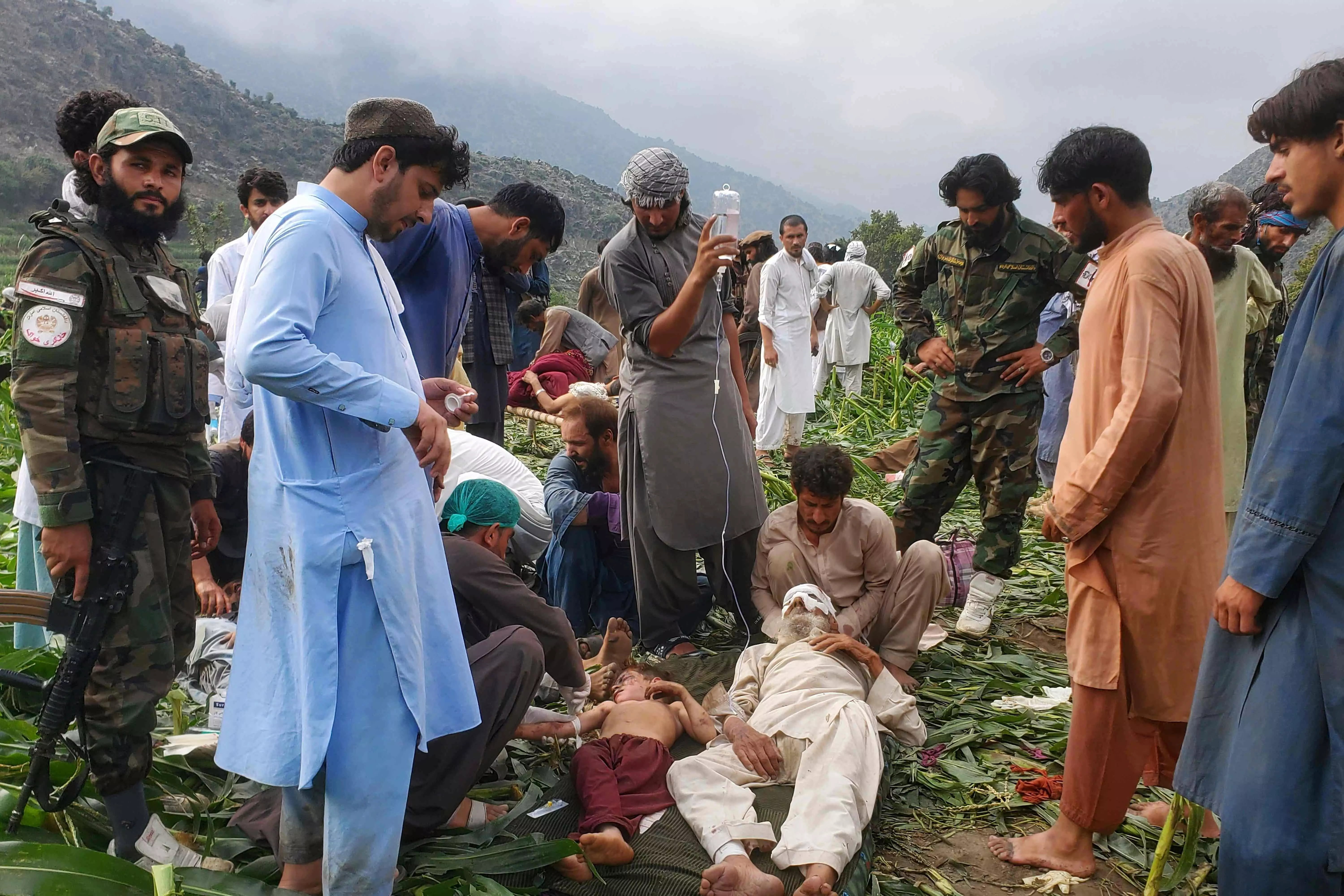 Devastating Earthquake Strikes Eastern Afghanistan, Hampering Rescue Efforts