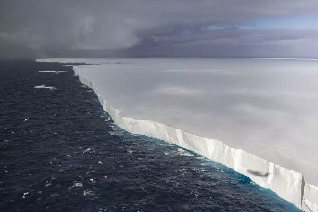 The Grand Finale of Iceberg A23a: A Natural Spectacle Unfolds