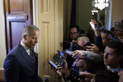 Senate Advances Bill to End Prolonged Government Shutdown