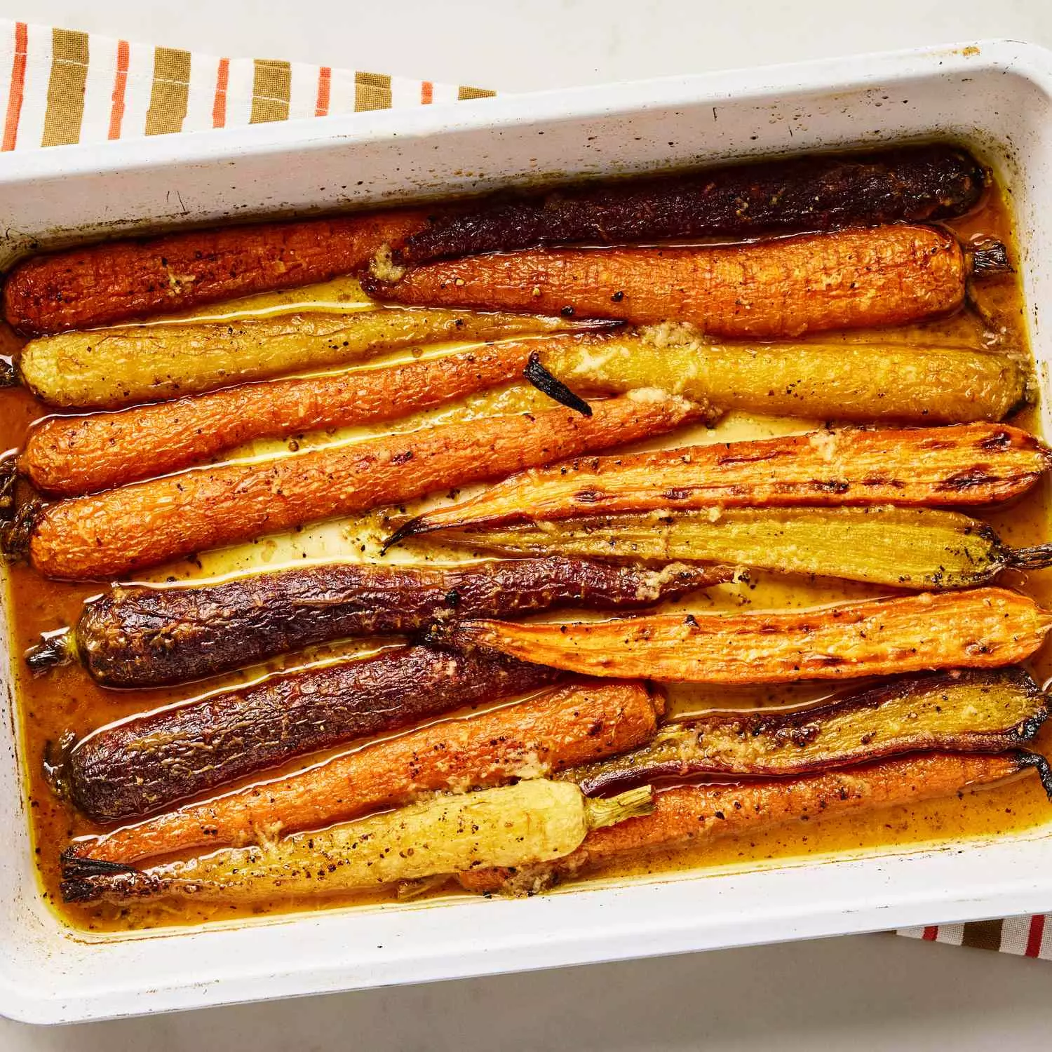 Succulent Garlic Butter Glazed Carrots: A Flavorful Side Dish