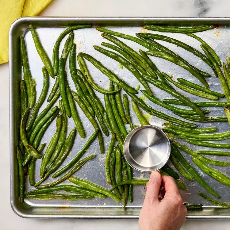 Delectable Smashed Green Beans with Parmesan and Balsamic Glaze
