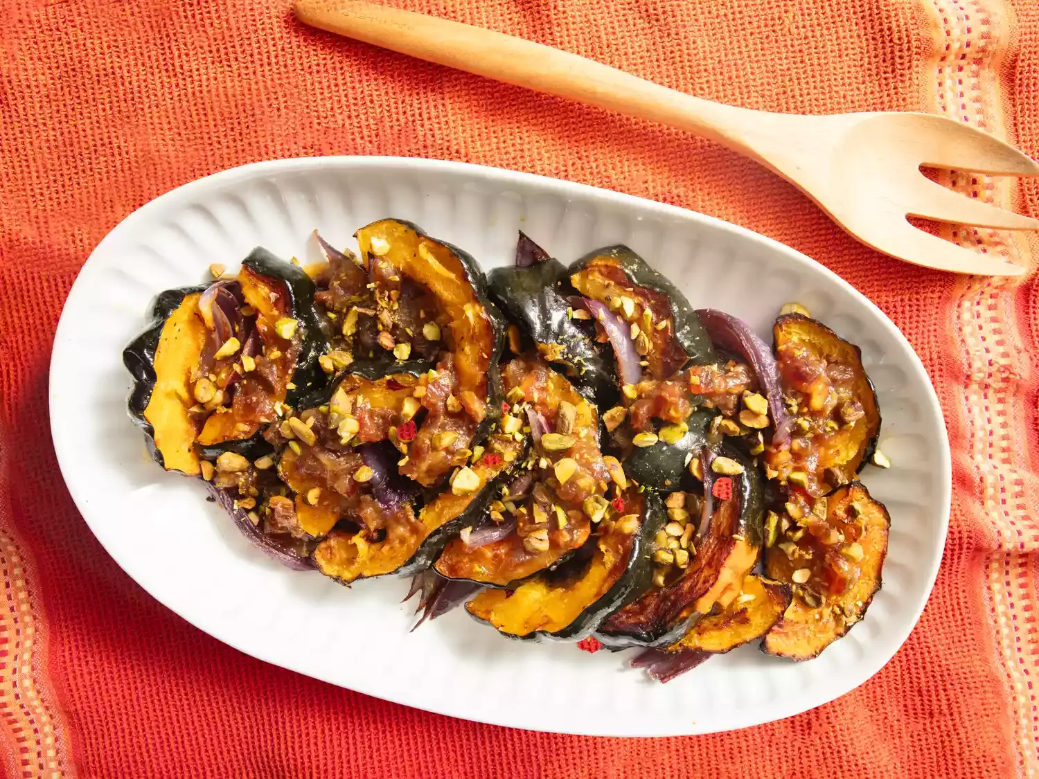 Culinary Harmony: Roasted Acorn Squash with Caramelized Red Onions and Honey-Date Vinaigrette