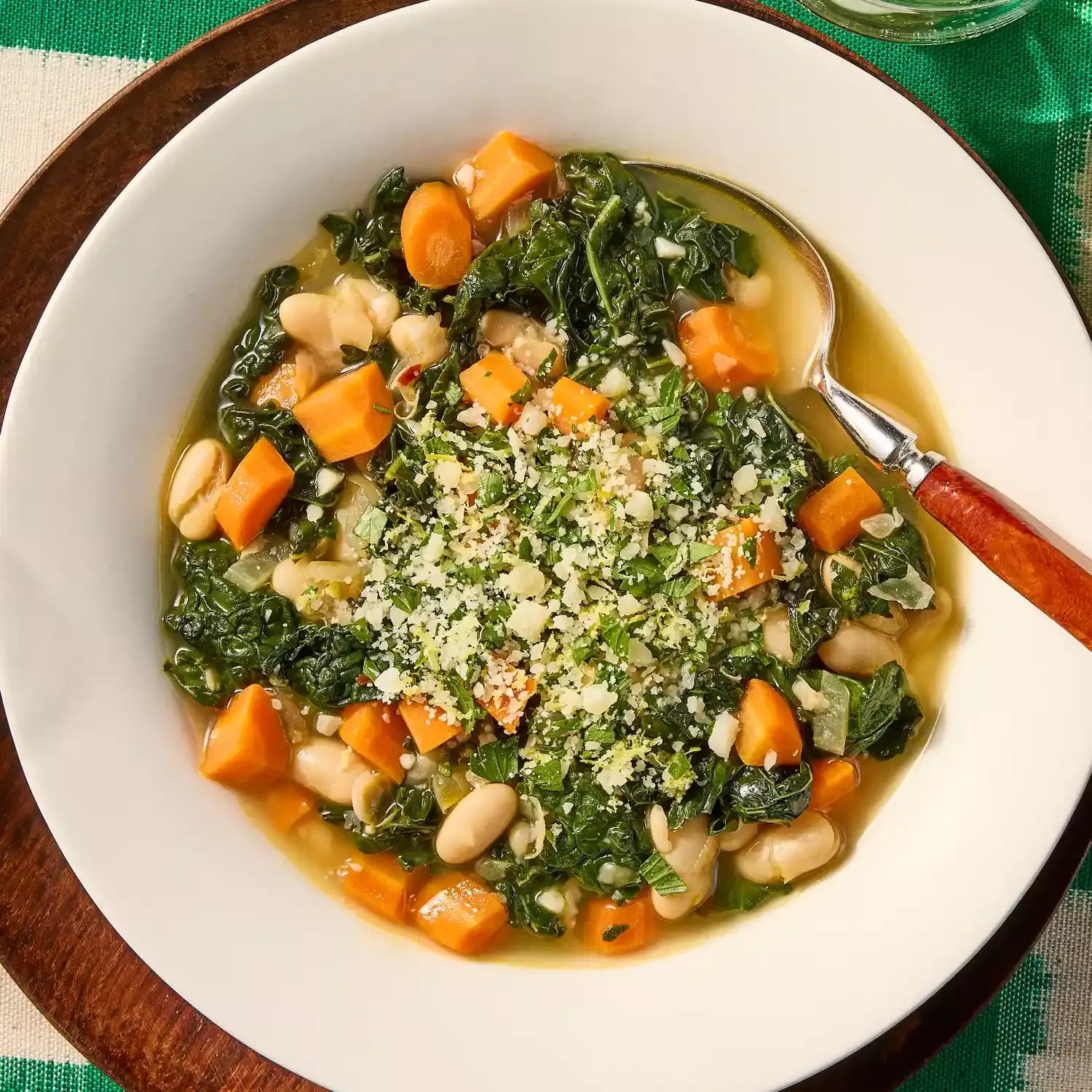 Hearty White Bean and Kale Stew with Lemon and Garlic