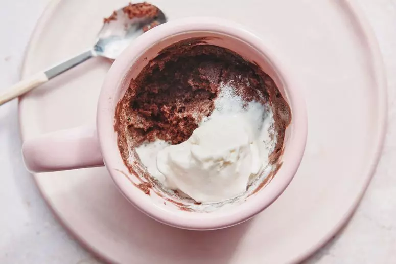 Effortless Chocolate Mug Cake: A Sweet Treat in Minutes