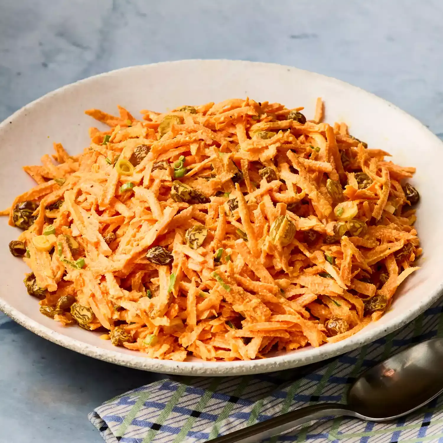 Creamy Carrot Salad: A Quick and Flavorful Side Dish