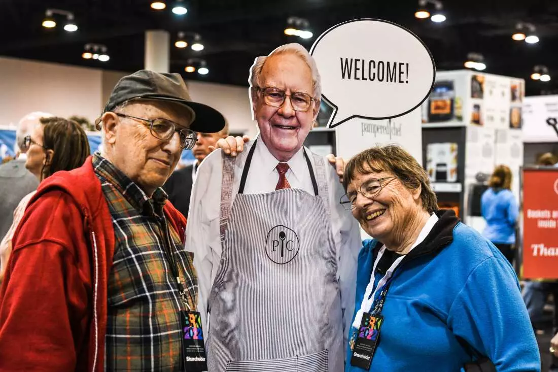 Warren Buffett Steps Down as Berkshire Hathaway CEO