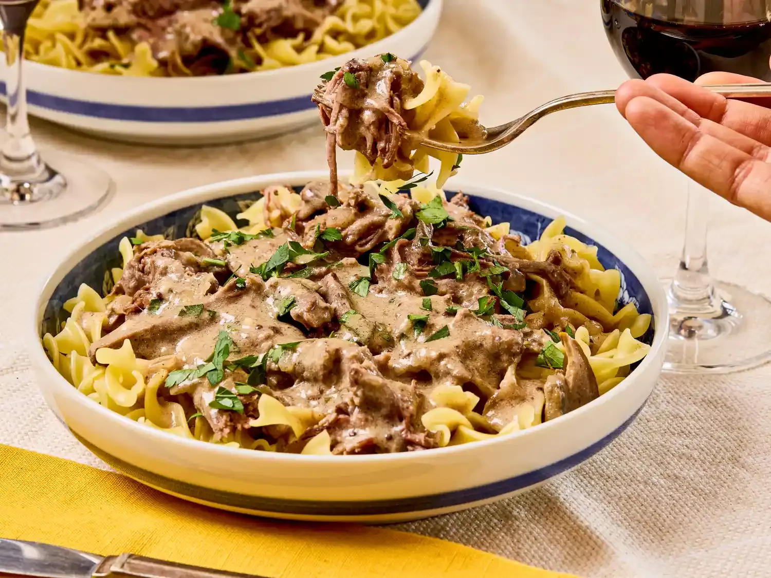 Slow-Cooker Beef Stroganoff: A Comforting Classic