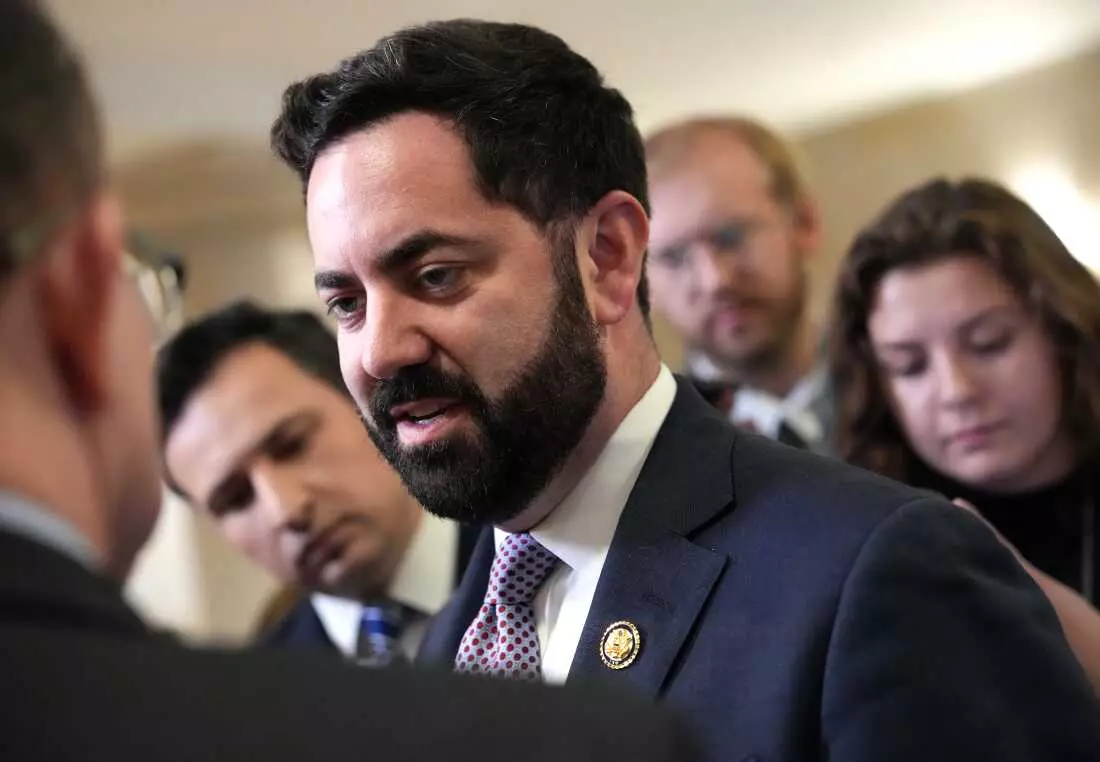 New York Republican Faces Public Backlash Over ICE Policy at Town Hall