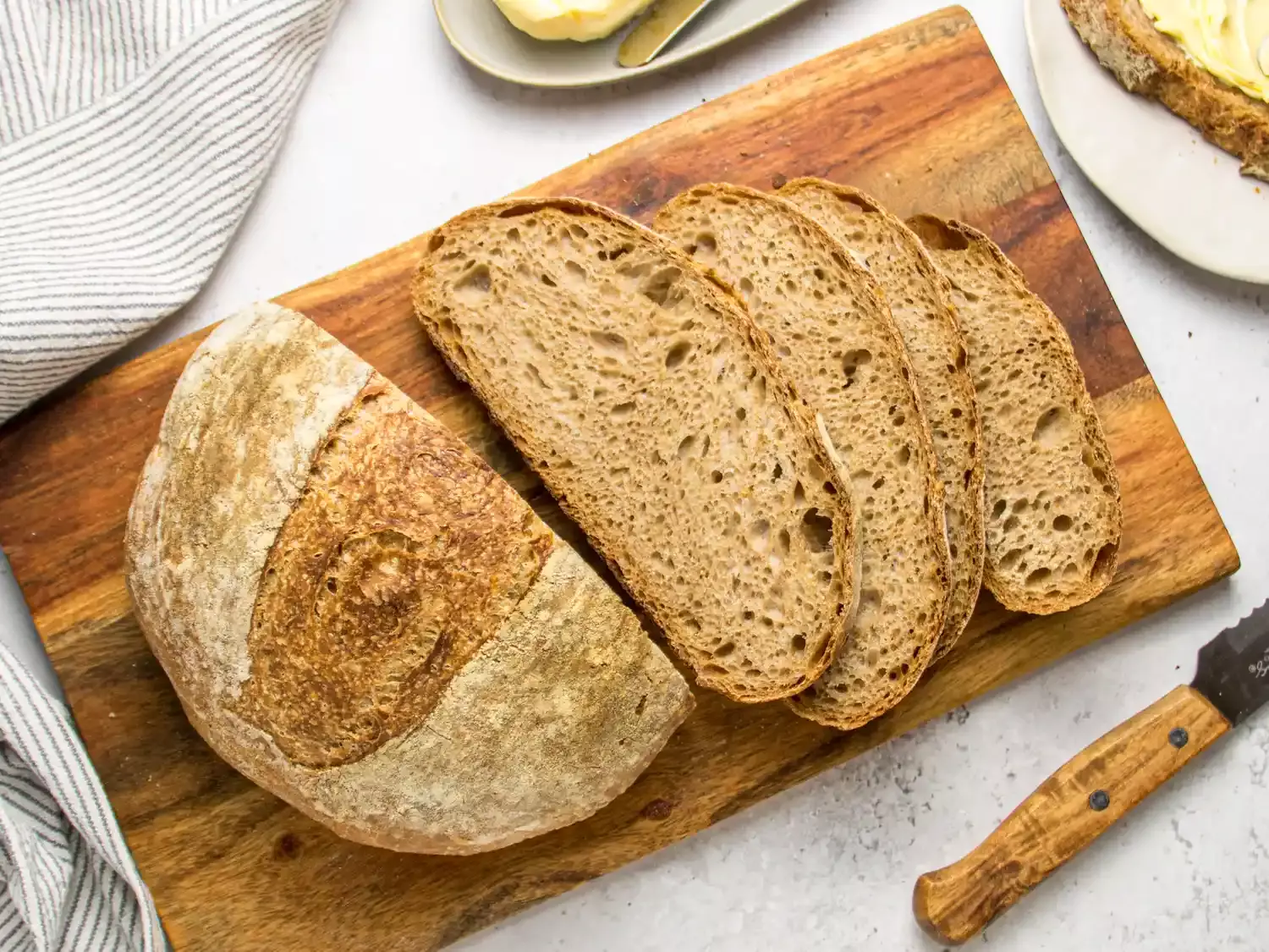 Effortless Whole Wheat Loaf: A No-Knead Dutch Oven Method