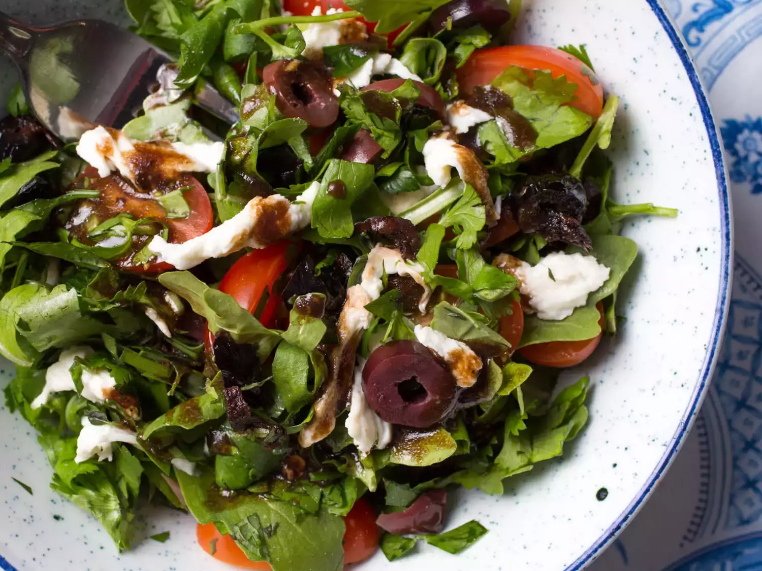 Effortless Vinaigrette: A Squeeze Bottle Hack for Perfect Salad Dressing Every Time