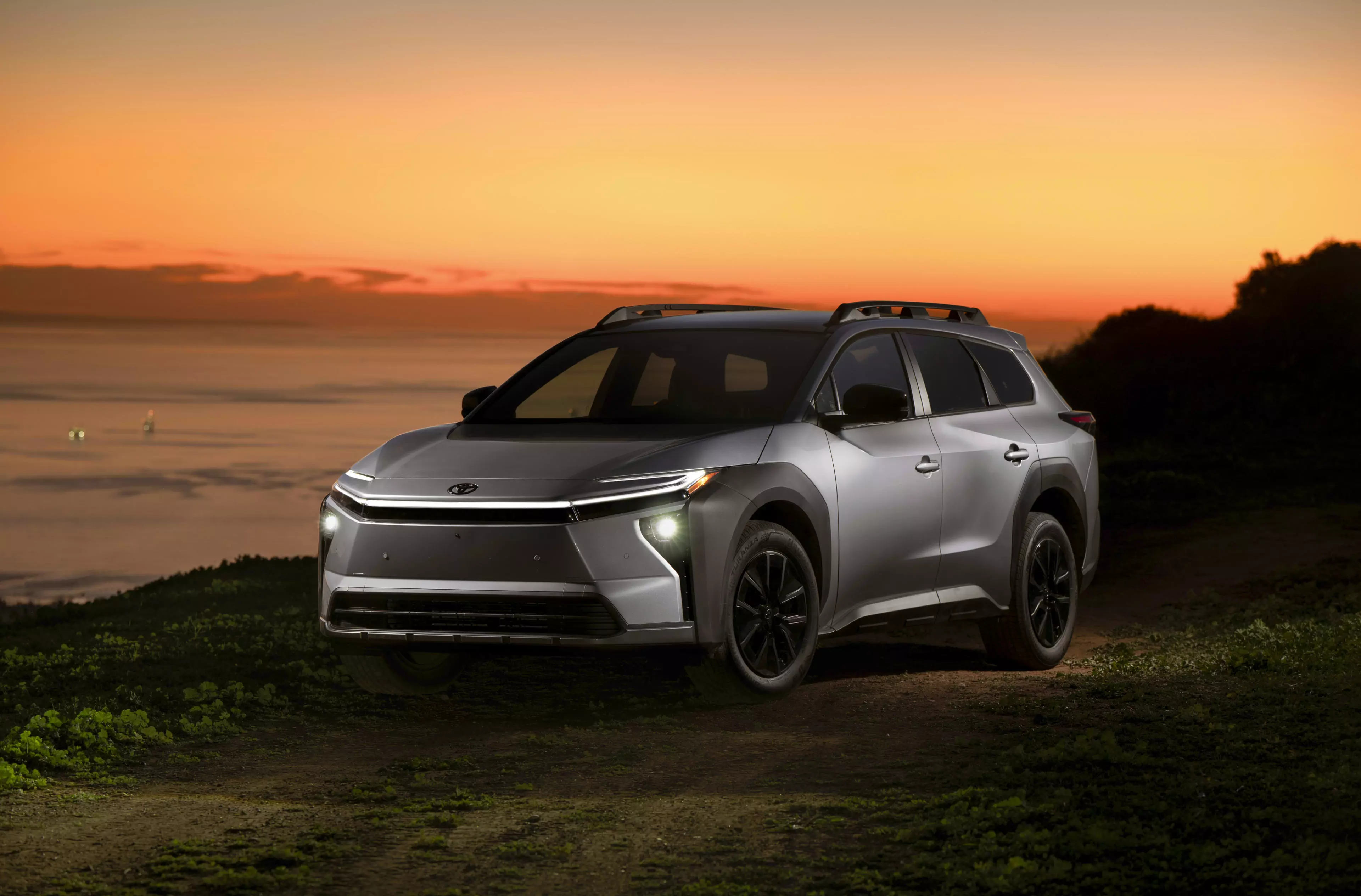 Toyota bZ Woodland vs. Subaru Trailseeker: A Comparative Analysis of Electric Crossovers