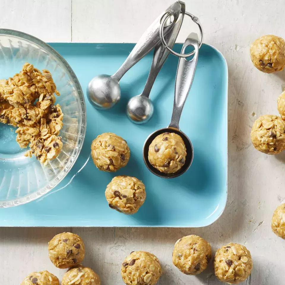 Oat Energy Balls: A Healthy Snack for Cholesterol Management
