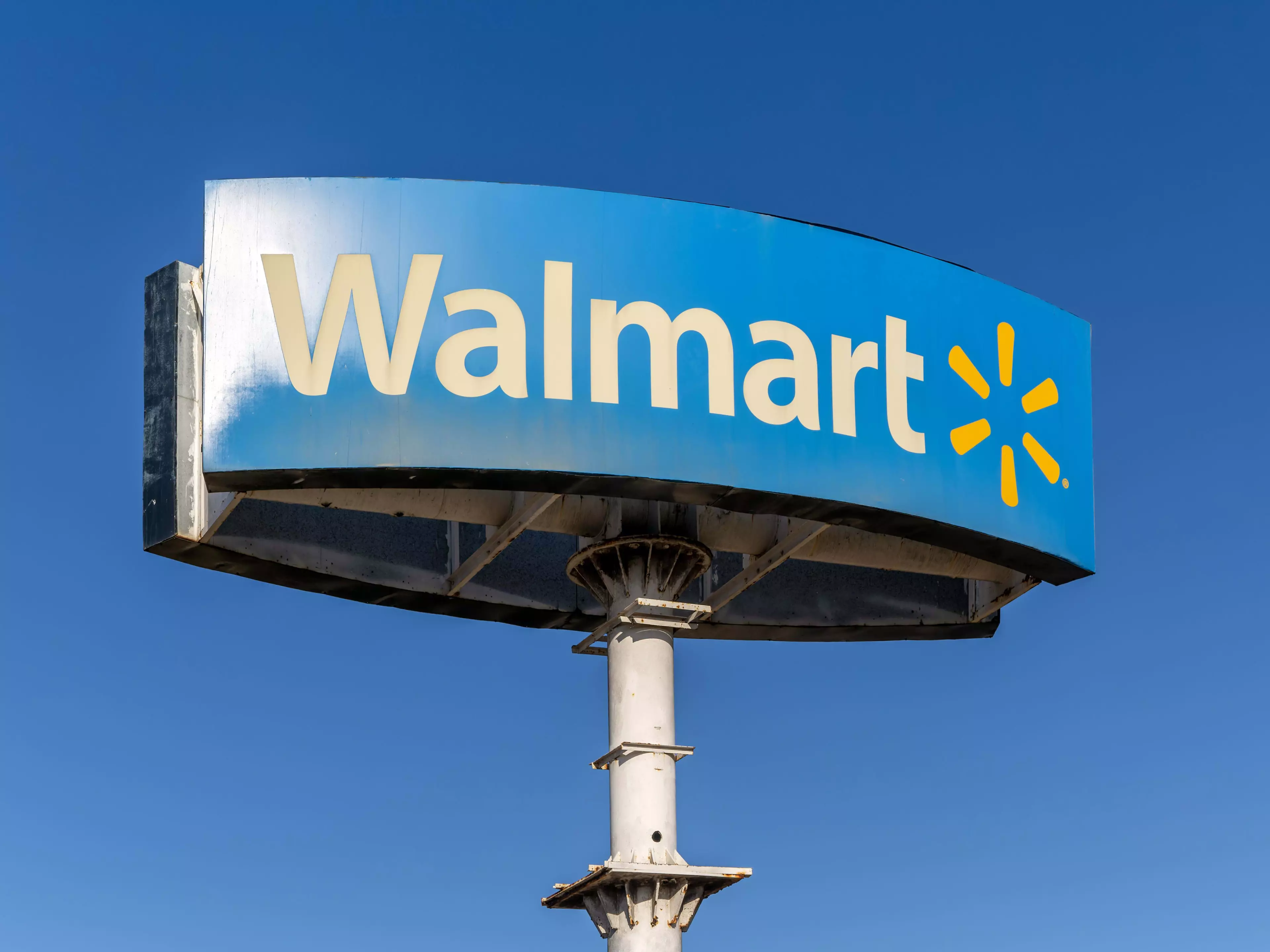 Walmart Offers Over 50% Off 'Stellar' Rechargeable Work Light