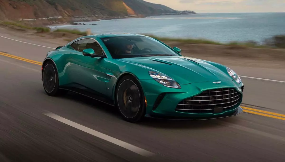 2027 Aston Martin Vantage: A Blend of Power and Luxury