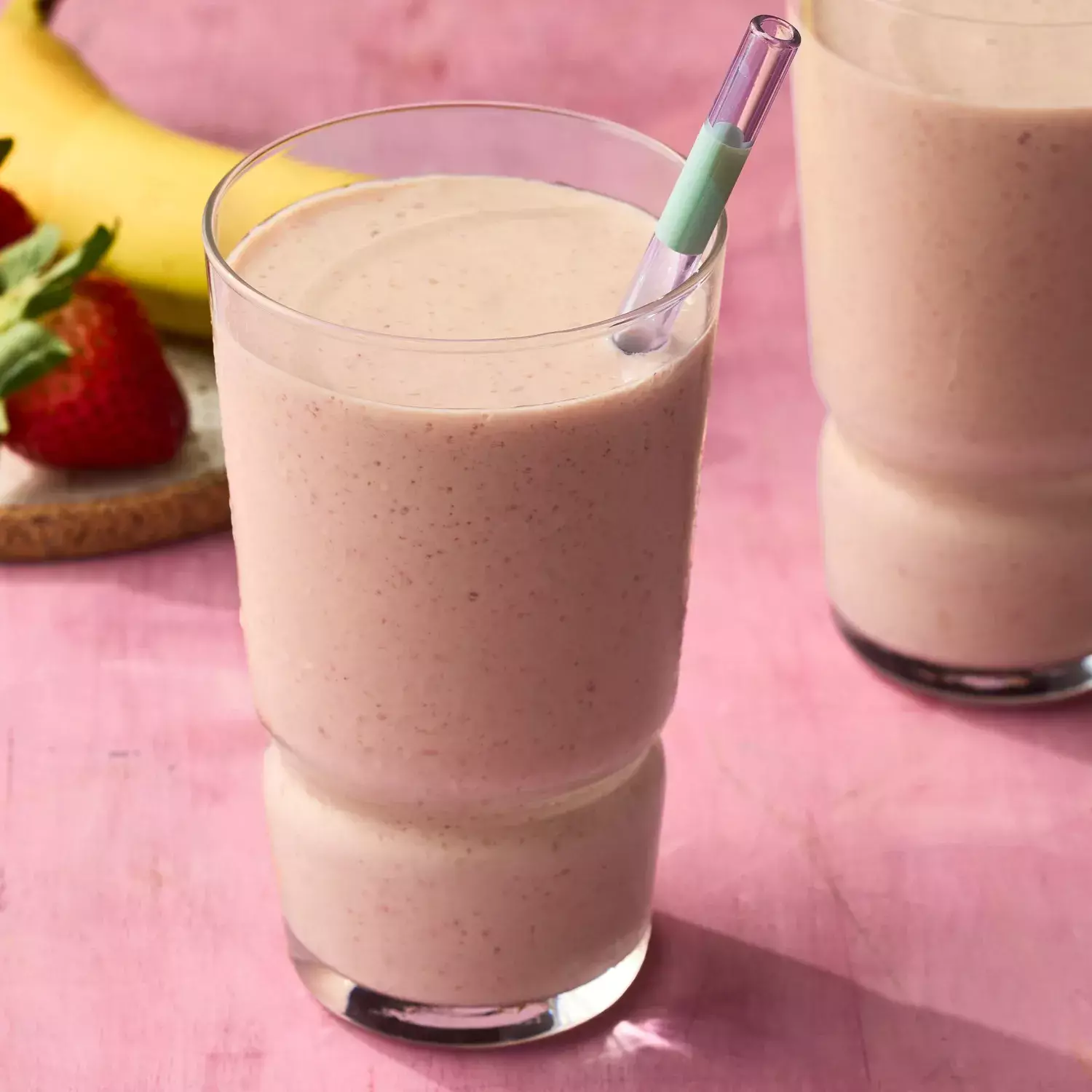 Revitalizing Strawberry-Passion Fruit Smoothie: A High-Protein Breakfast Boost