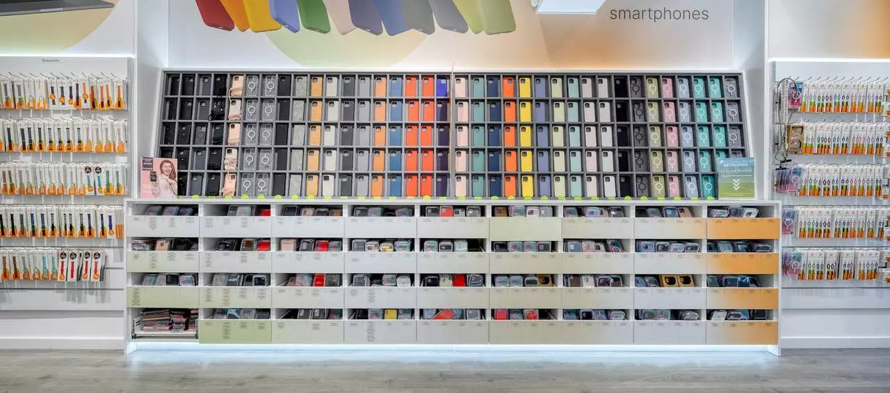 Smart Tech, Smarter Choices: Why iServices Is Your Go-To for Gadgets & Repairs