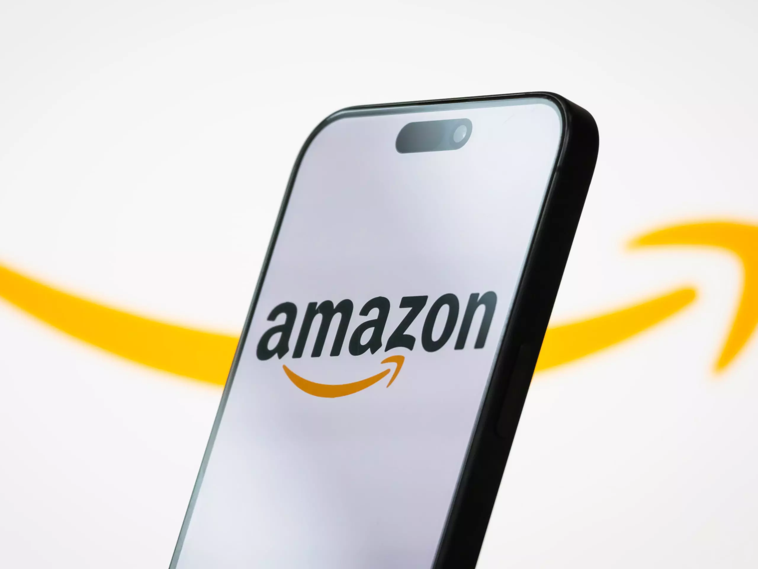 Amazon Offers Significant Discount on Easy-to-Install Outdoor Solar Lights