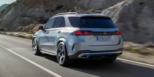Unveiling the 2027 Mercedes-Benz GLE500e: A Comprehensive Overview