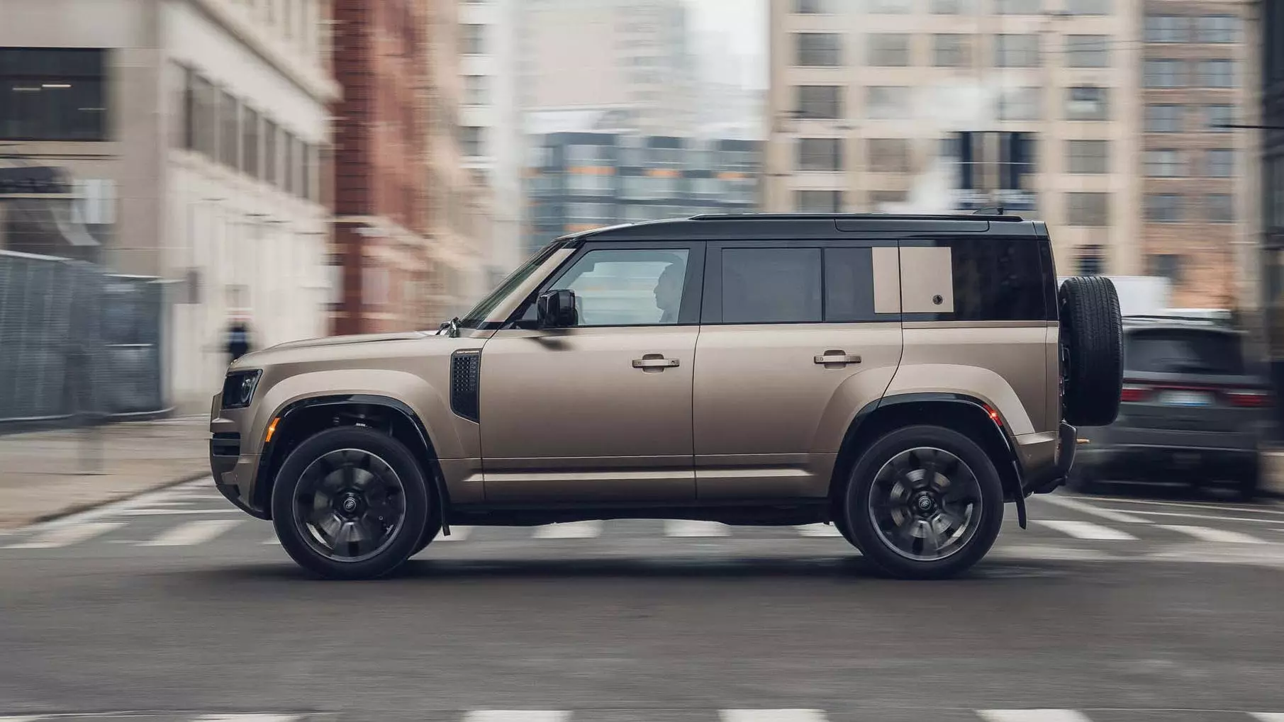 2025 Land Rover Defender OCTA: A High-Performance SUV Review