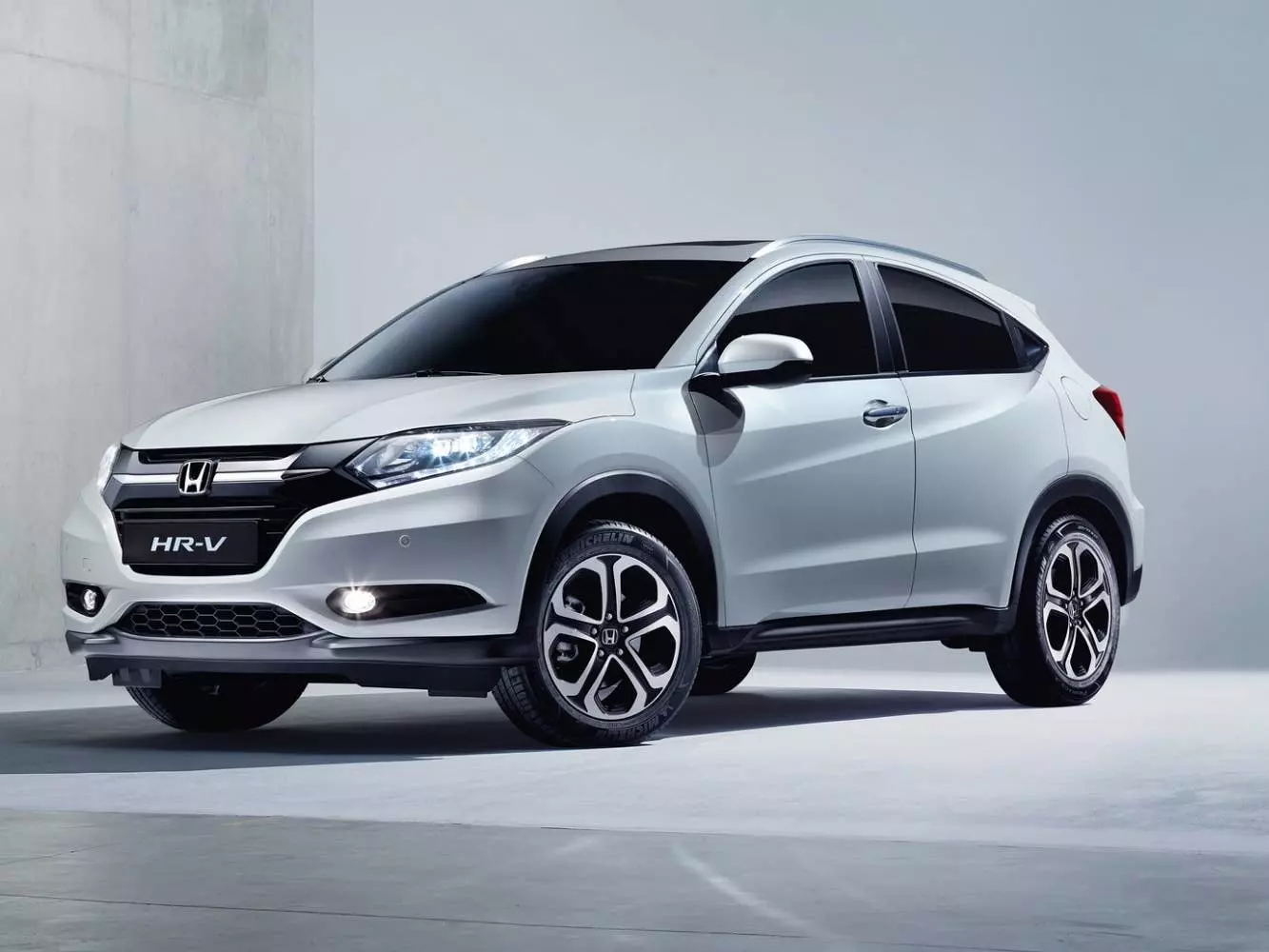 Honda Faces Renewed Class-Action Lawsuit Over Peeling White Paint Defect