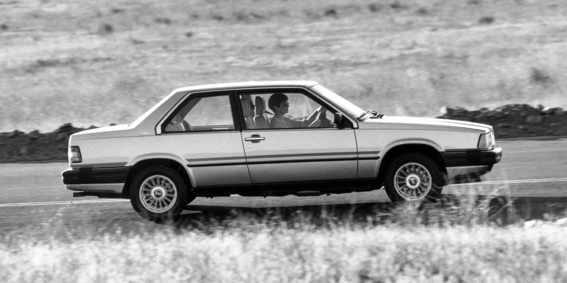 A Retrospective Look at the 1987 Volvo 780: A Luxurious Coupé Reimagined