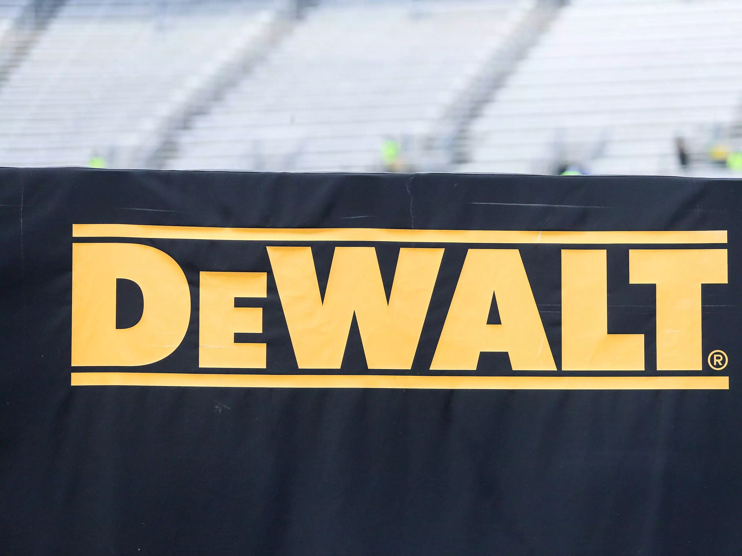DeWalt's Durable 16-Inch Tool Bag: A Smart Investment for Professionals and DIY Enthusiasts Alike