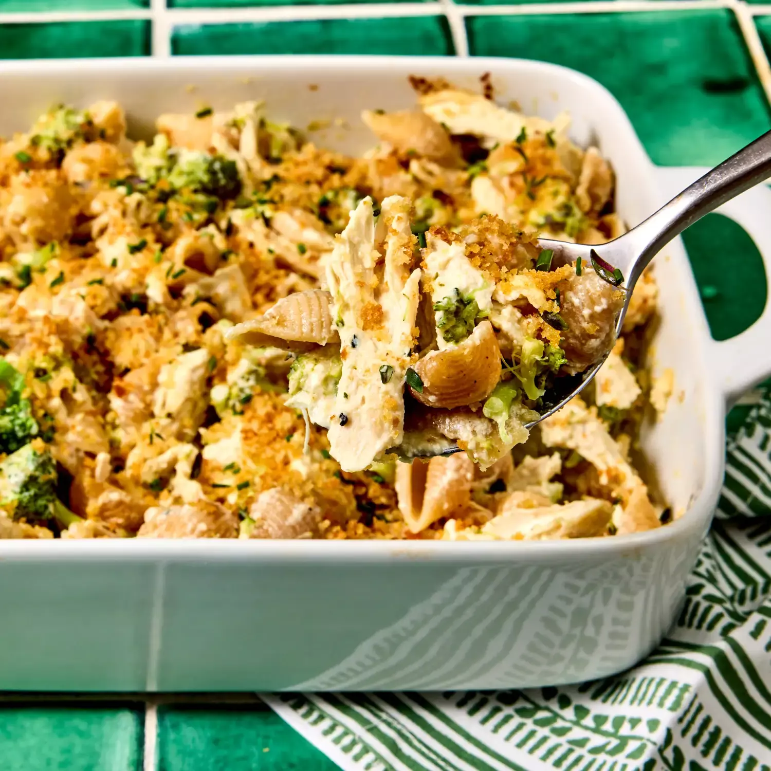 Delicious Honey-Mustard Chicken and Broccoli Bake: A Hearty and Healthy Meal