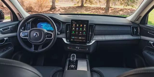 2026 Volvo XC90 B6 AWD Ultra: A Comprehensive Interior Overview