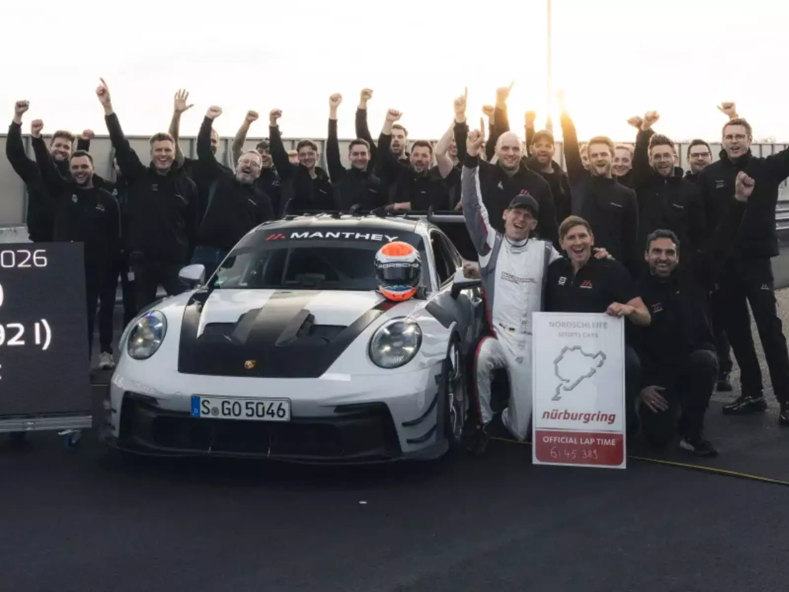 Porsche 911 GT3 RS with Manthey Kit Dominates Nürburgring, Outperforms High-Powered Rivals