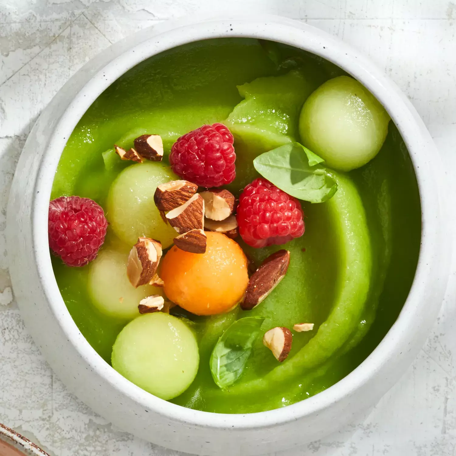 Refreshing Honeydew Smoothie Bowl: A Quick and Healthy Start to Your Day