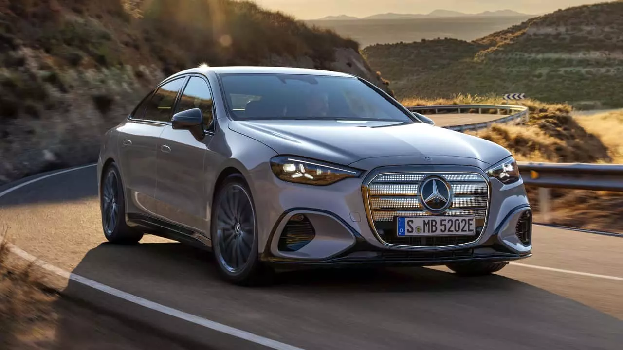 Mercedes-Benz Unveils All-New Electric C-Class: A Smooth and Spacious Sedan