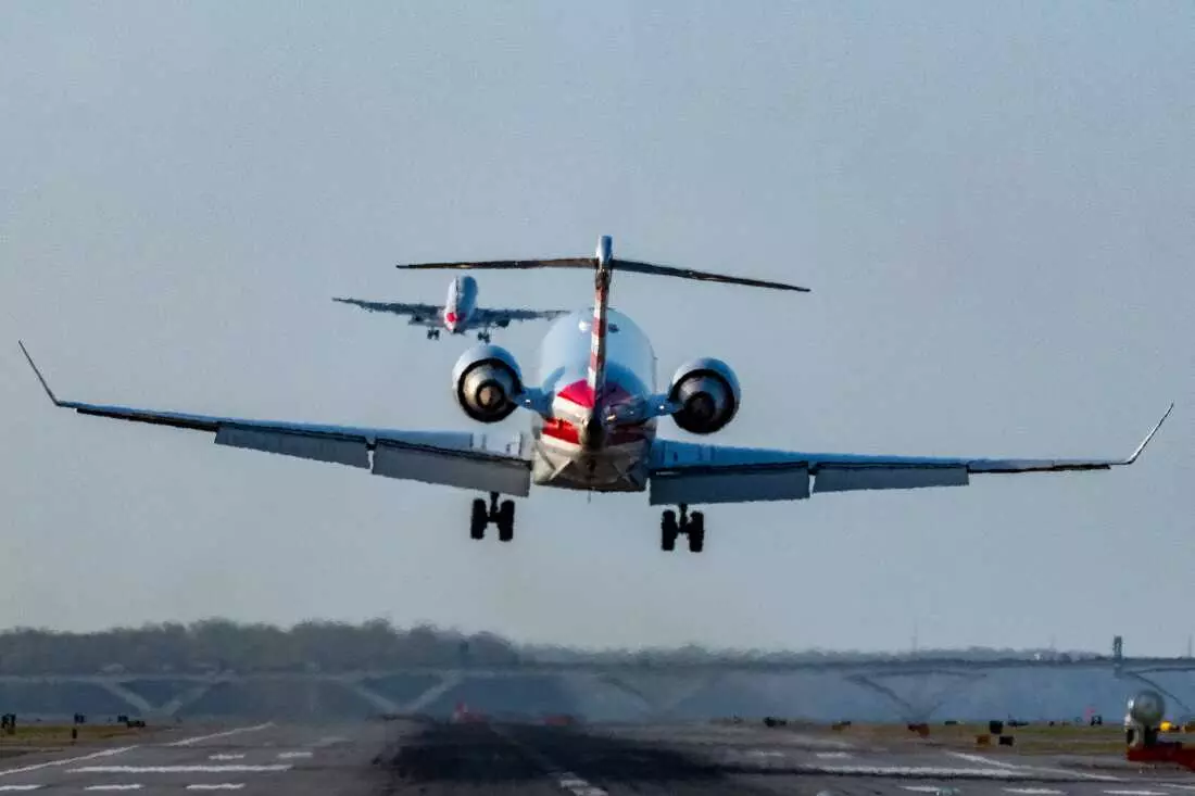 Modernizing the US Air Traffic Control System: A Digital Transformation