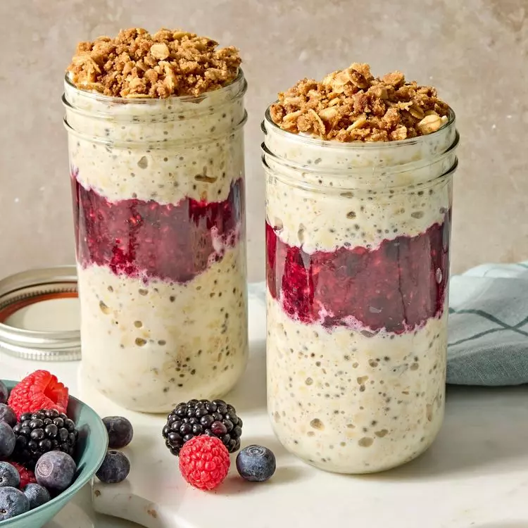 Lemon-Berry Crisp Overnight Oats: A Wholesome Breakfast Delight