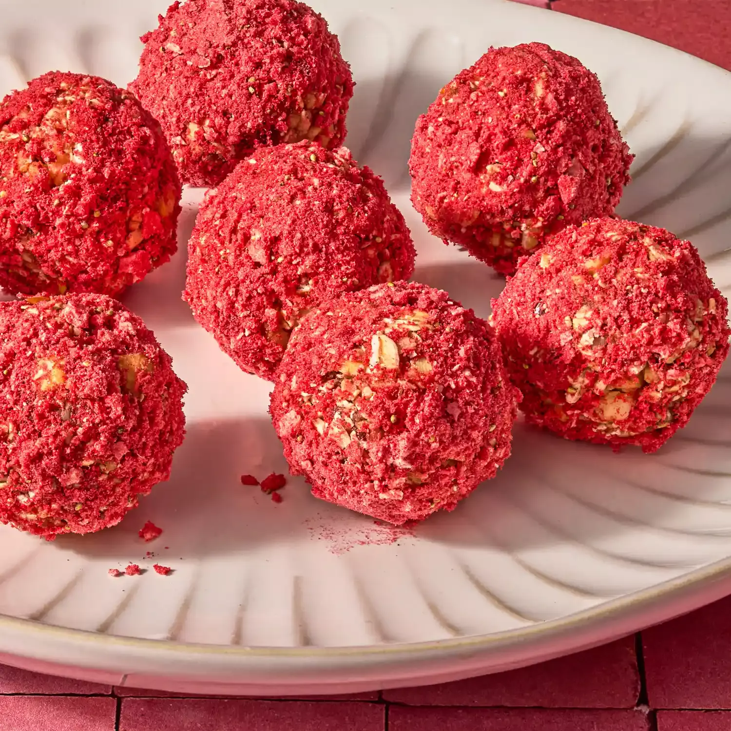 Refreshing Lemon-Strawberry Energy Spheres: A Quick and Healthy Snack