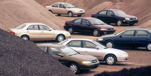 A Look Back at the 1998 Mid-Size Sedan Market