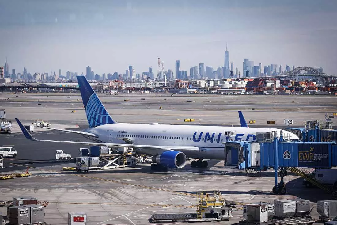 United Airlines Jet Collides with Light Pole and Truck Near Newark Airport During Landing