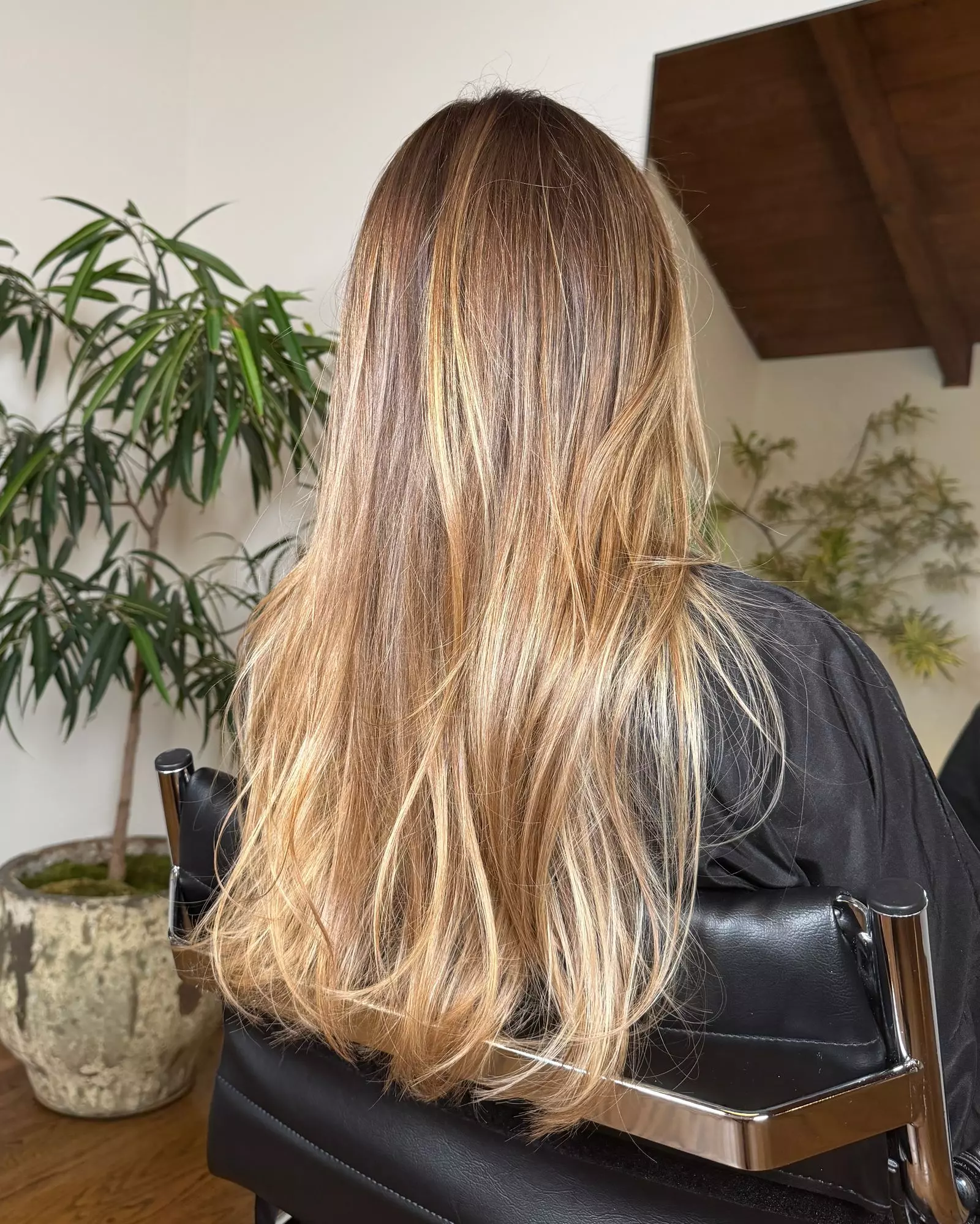 Embracing the French Highlight: A Low-Maintenance Approach to Hair Color