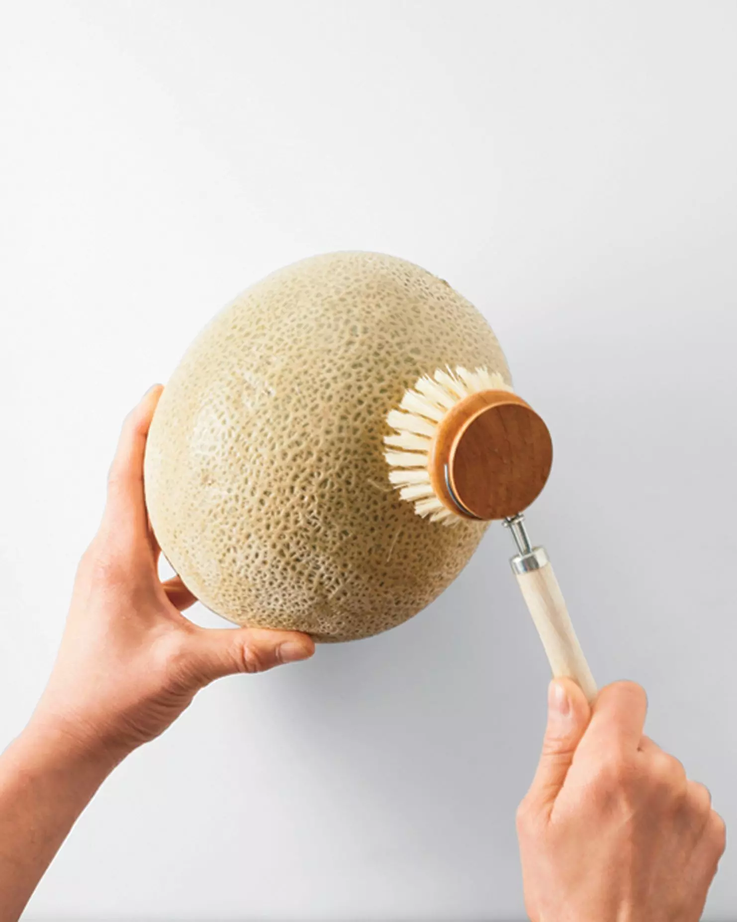 Mastering Cantaloupe Preparation: A Comprehensive Guide