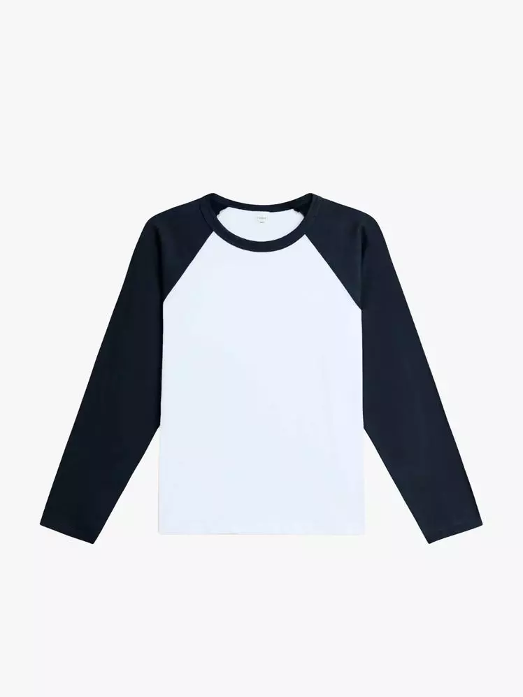 The Enduring Appeal of the Raglan Tee: A Style Staple's Versatility