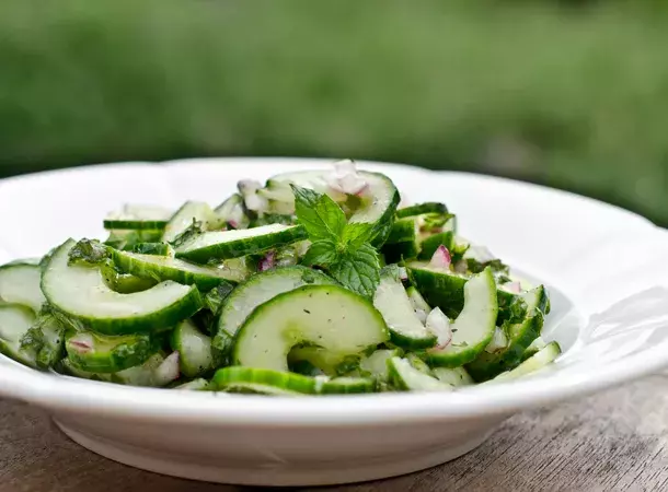 Refreshing Cucumber and Mint Salad: A Summer Delight