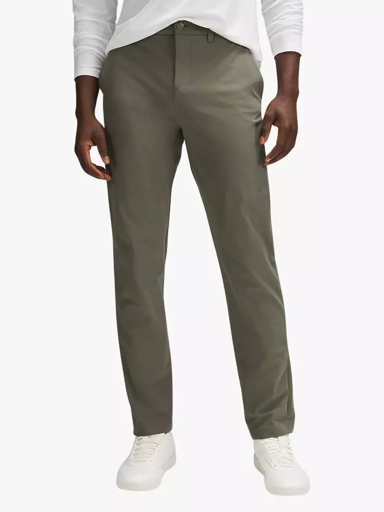 Elevate Your Golf Game: A Guide to the Best Golf Trousers